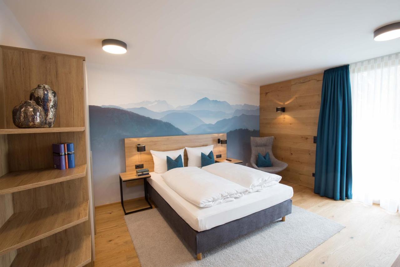 Leo Apartments Миезбах Екстериор снимка